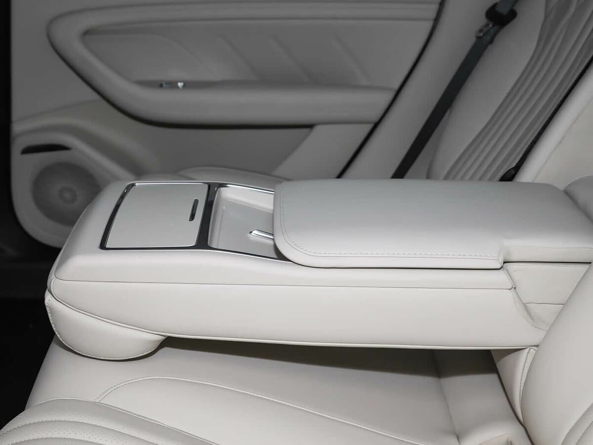 Geely Galaxy TT 2026 – indiyədək — Salon, öndən