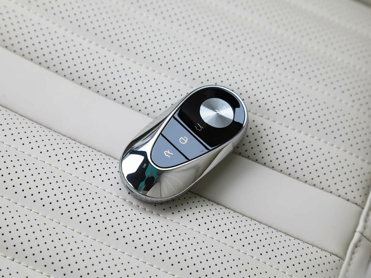 Geely Galaxy TT 2026 – indiyədək — Salon, arxadan