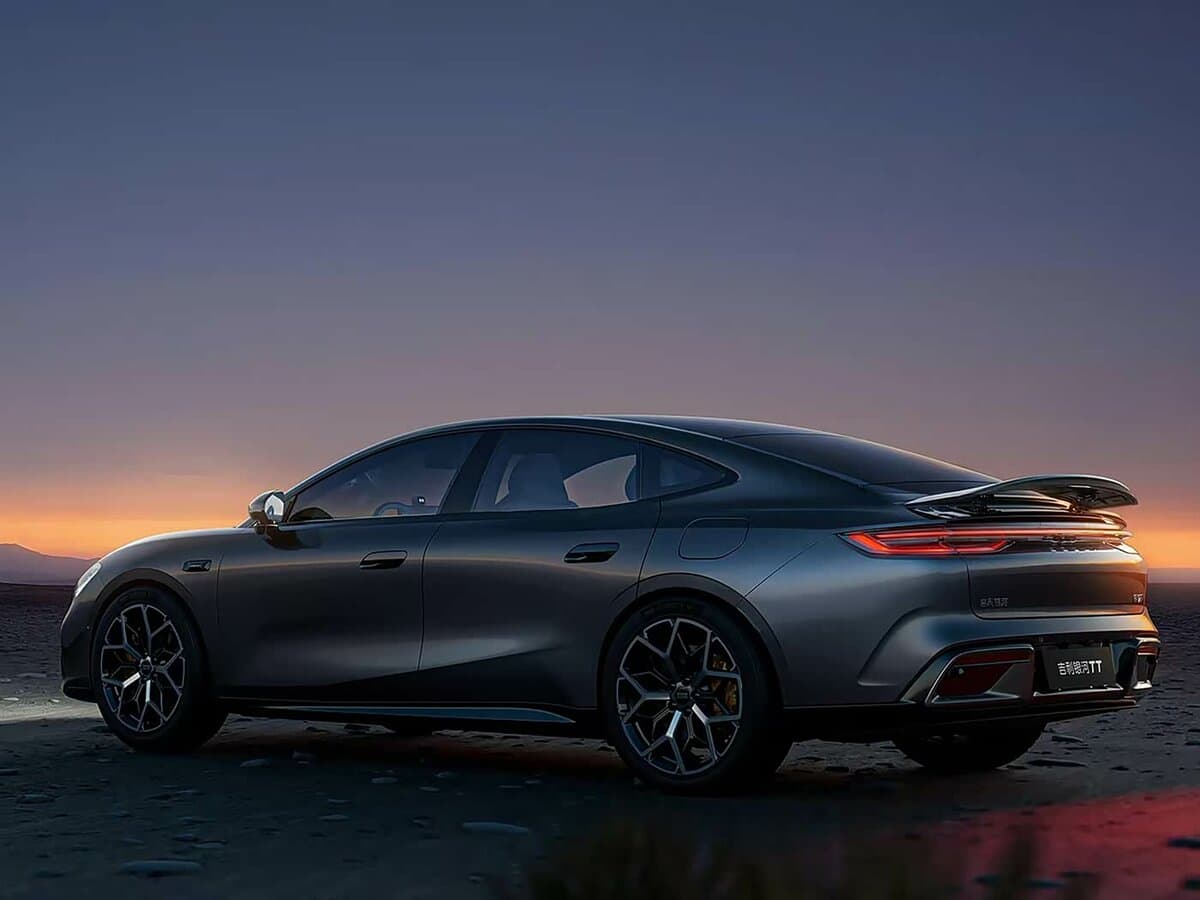 Geely Galaxy TT 2026 – indiyədək — 3/4 arxadan