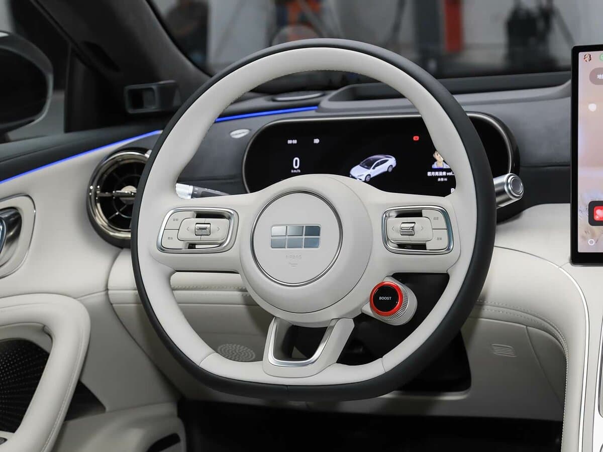 Geely Galaxy TT 2026 – indiyədək — Sükan