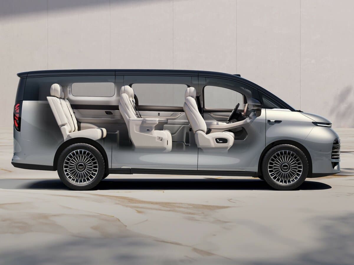 Geely Galaxy V900 2025 – indiyədək — Salon, arxadan