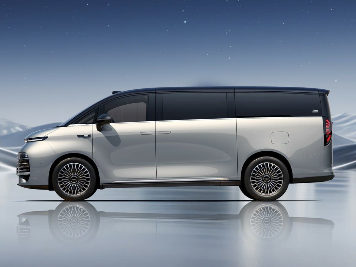 Geely Galaxy V900 2025 – indiyədək — Yandan