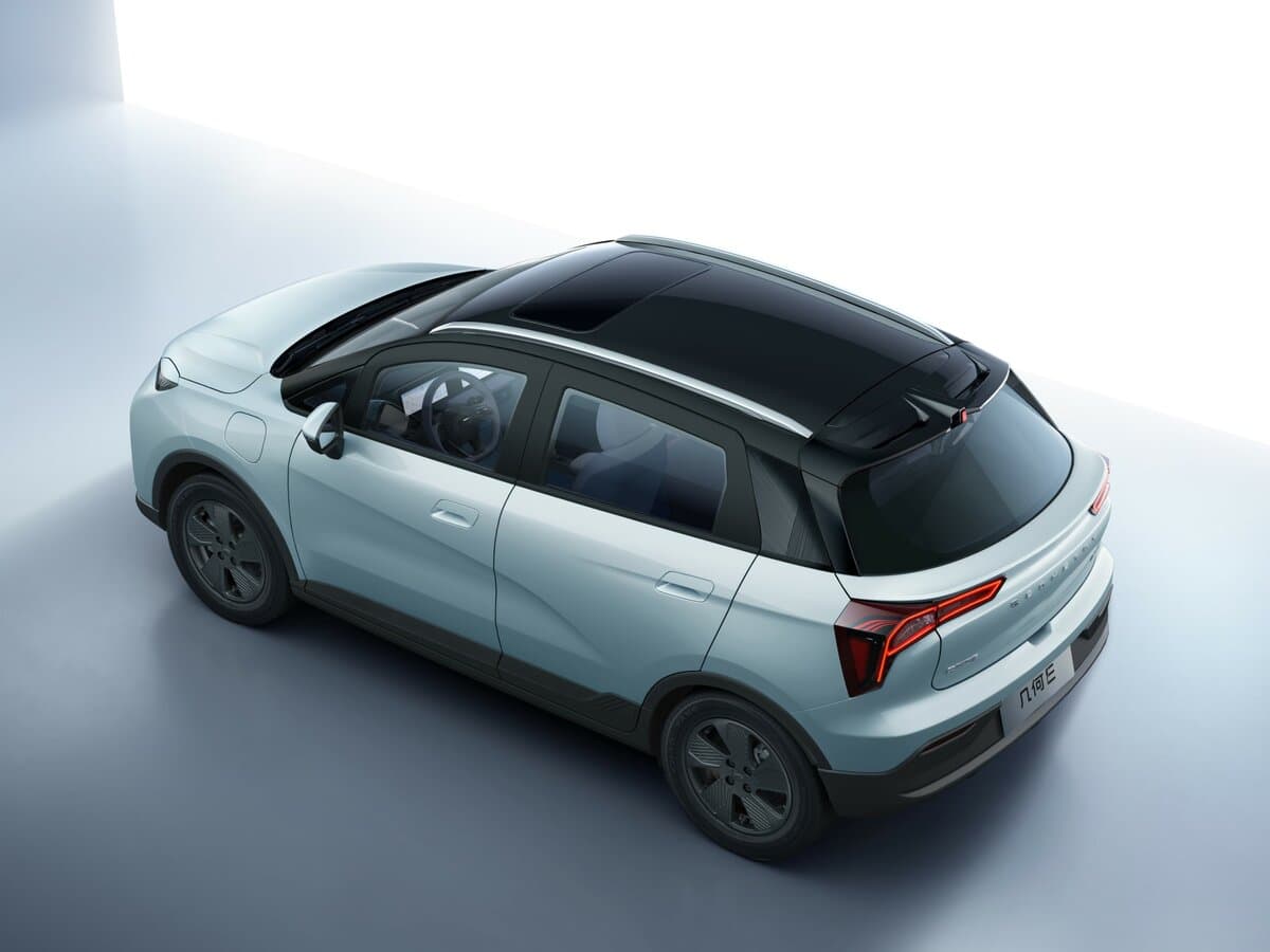 Geely Geometry E 2022 – indiyədək — 3/4 arxadan