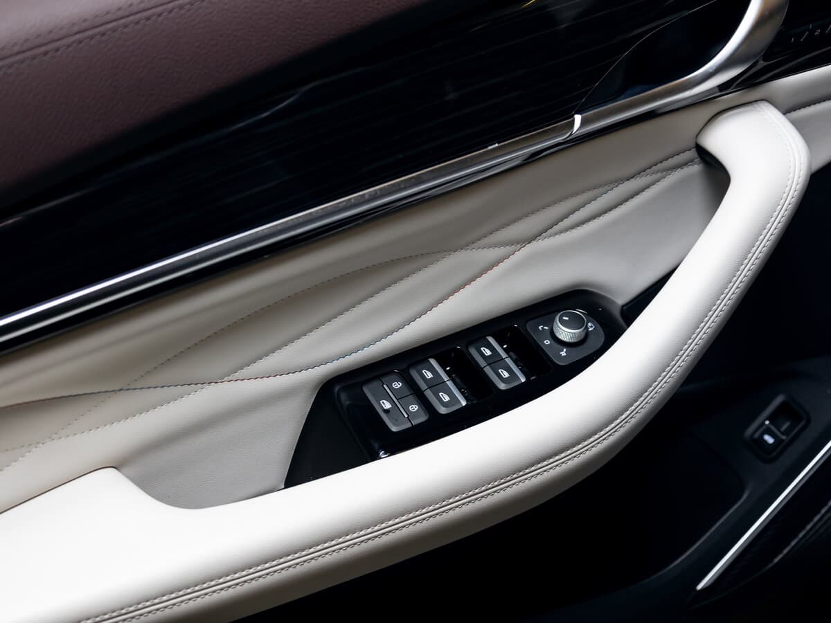 Geely Monjaro I — Qapı