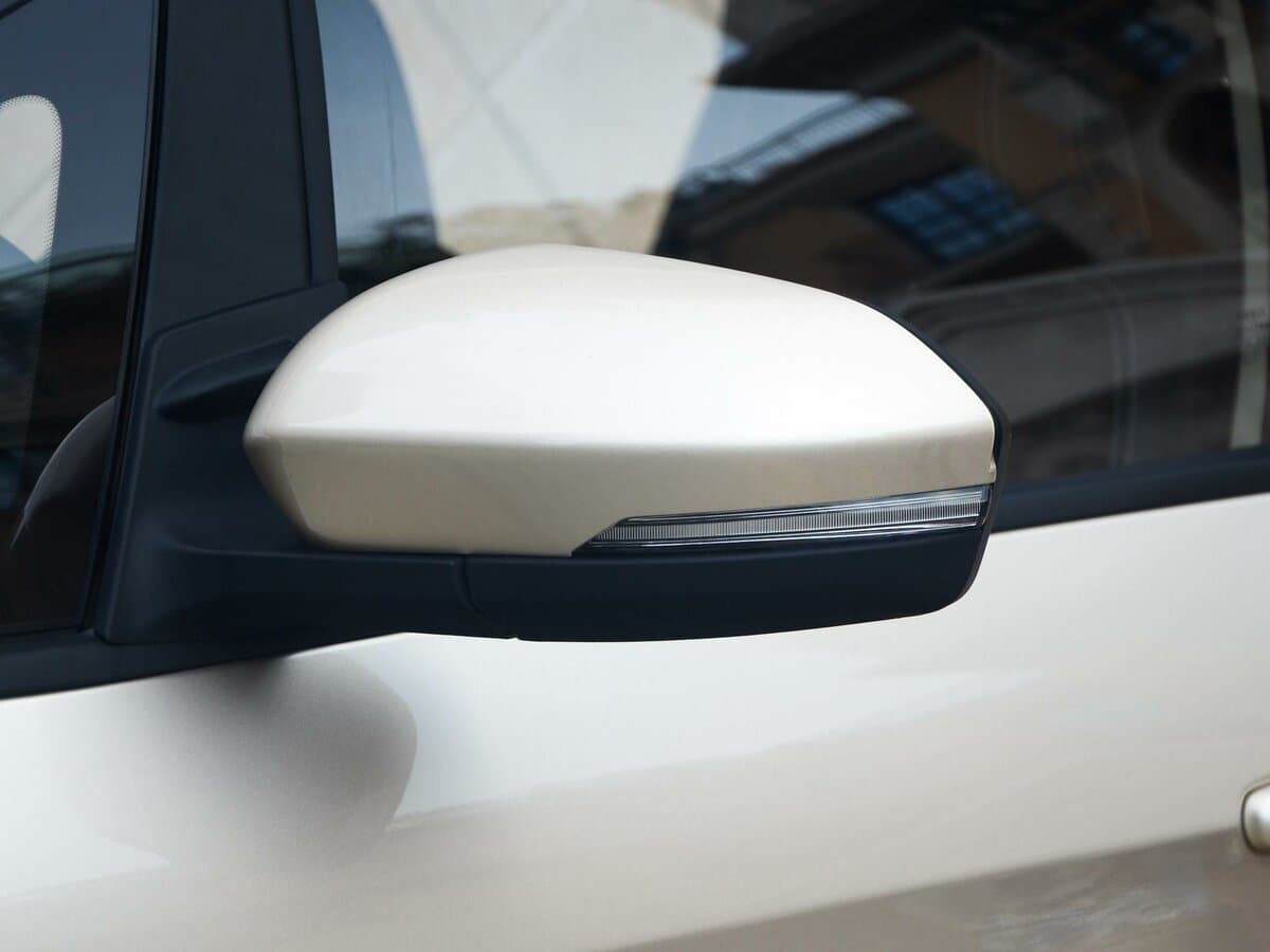 Geely Vision X3 I — Yan güzgü
