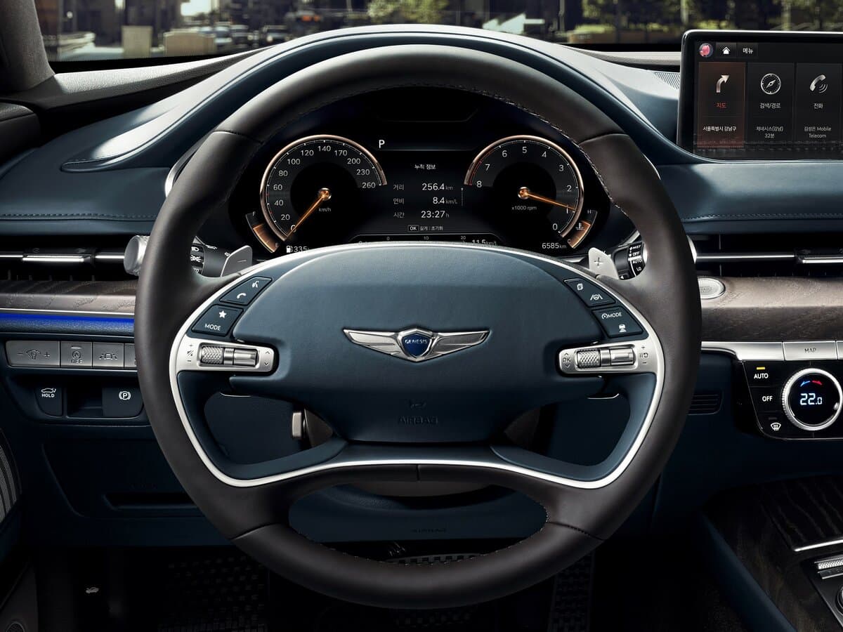 Genesis G80 II — Sükan