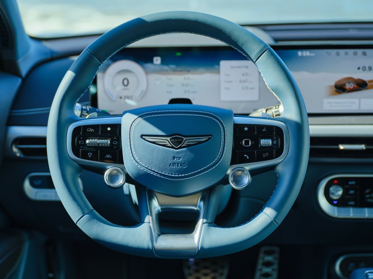Genesis GV60 I Restayling — Sükan
