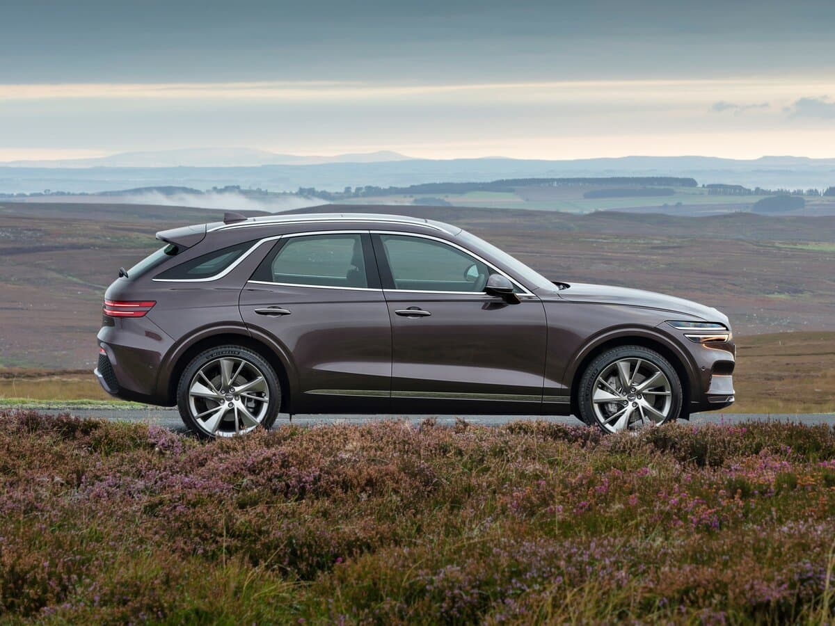 Genesis GV70 I — Yandan