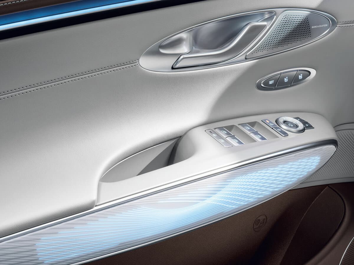 Genesis GV70 I Restayling — Qapı