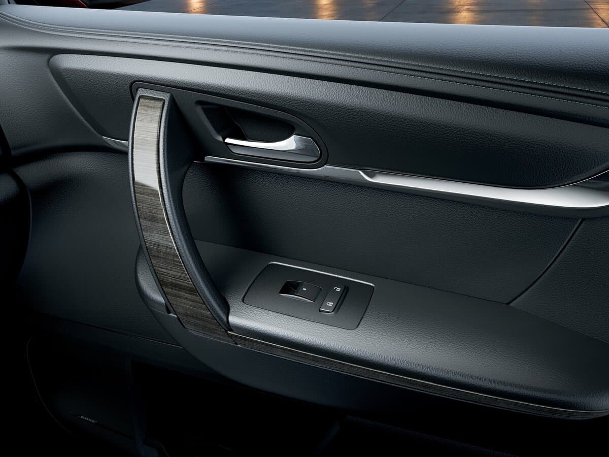 GMC Acadia I Restayling — Qapı