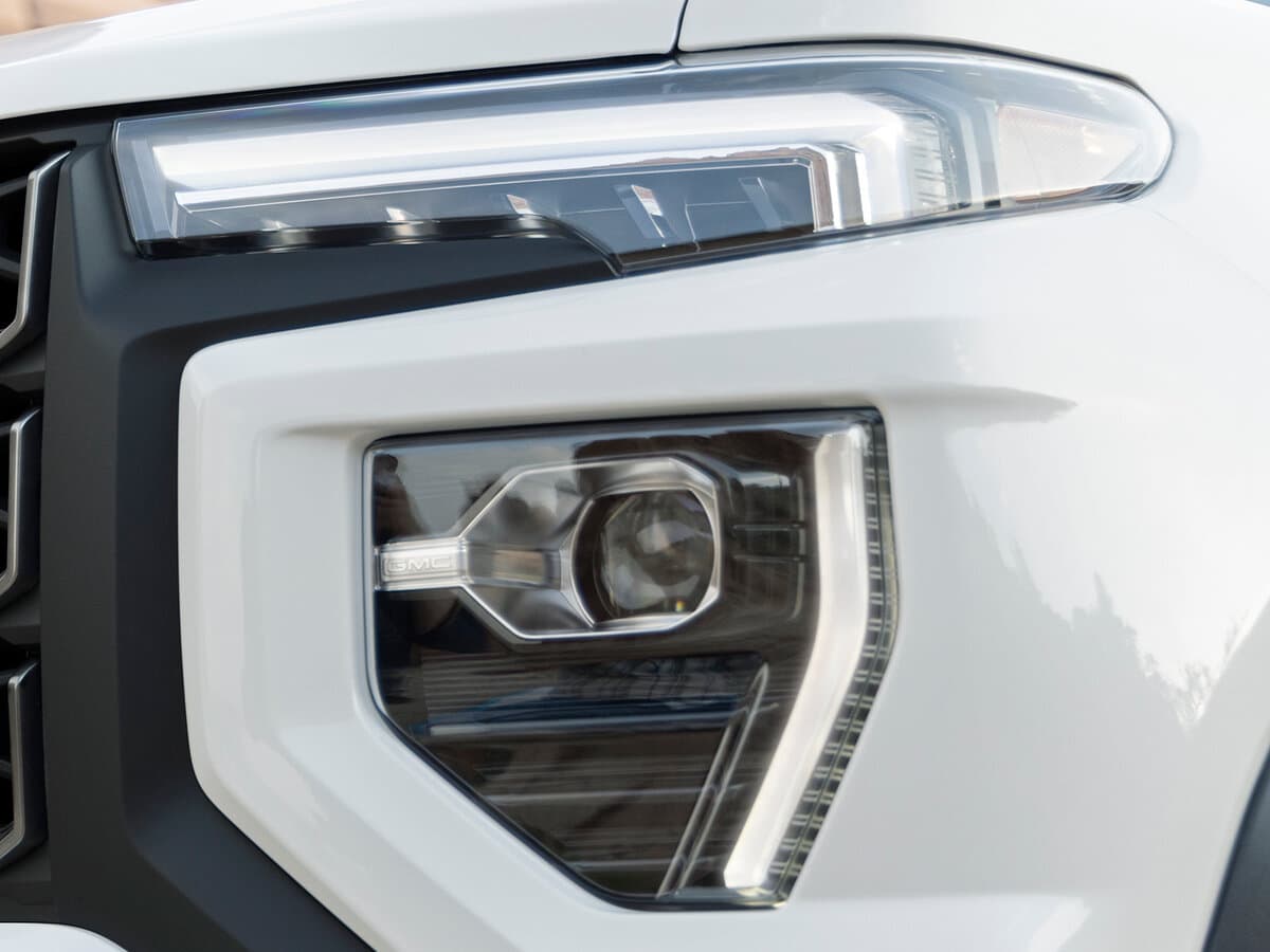 GMC Canyon III — Fara