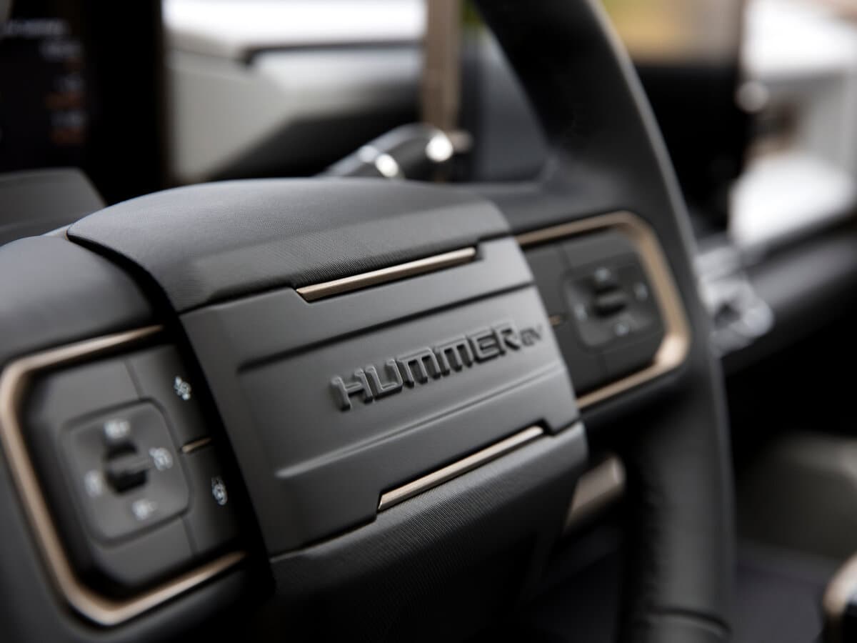 GMC Hummer EV 2021 – indiyədək — Sükan