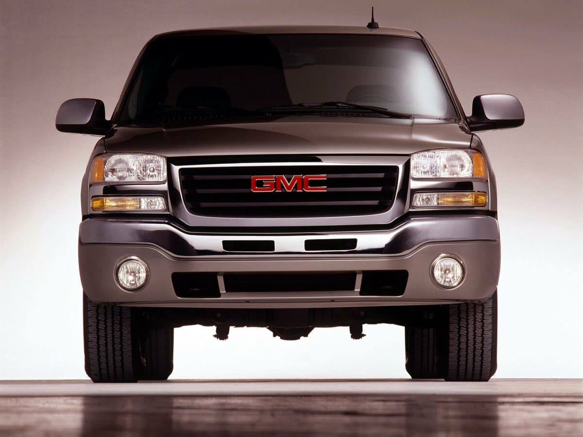 GMC Sierra I (GMT800) — Öndən
