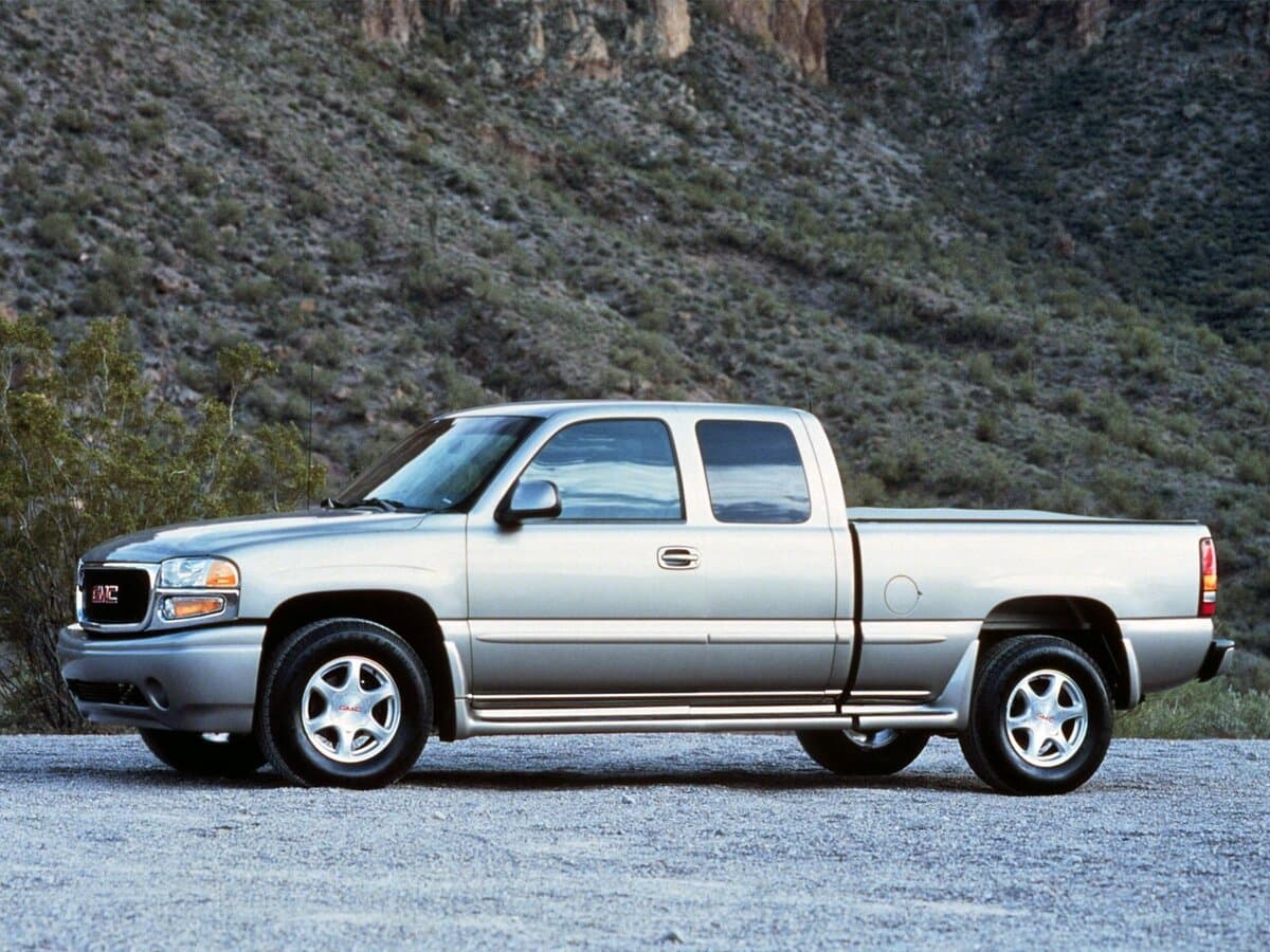 GMC Sierra I (GMT800) — Yandan