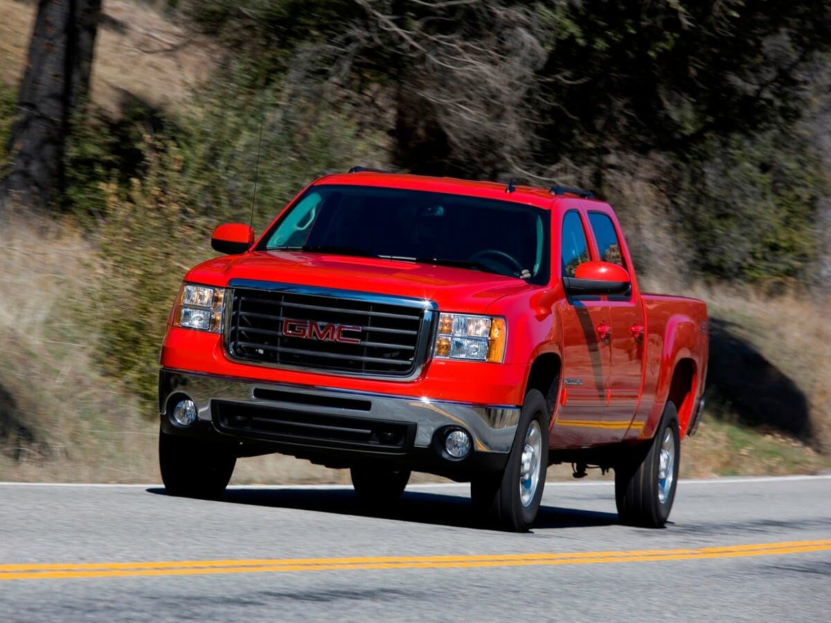 GMC Sierra II (GMT900) — Öndən