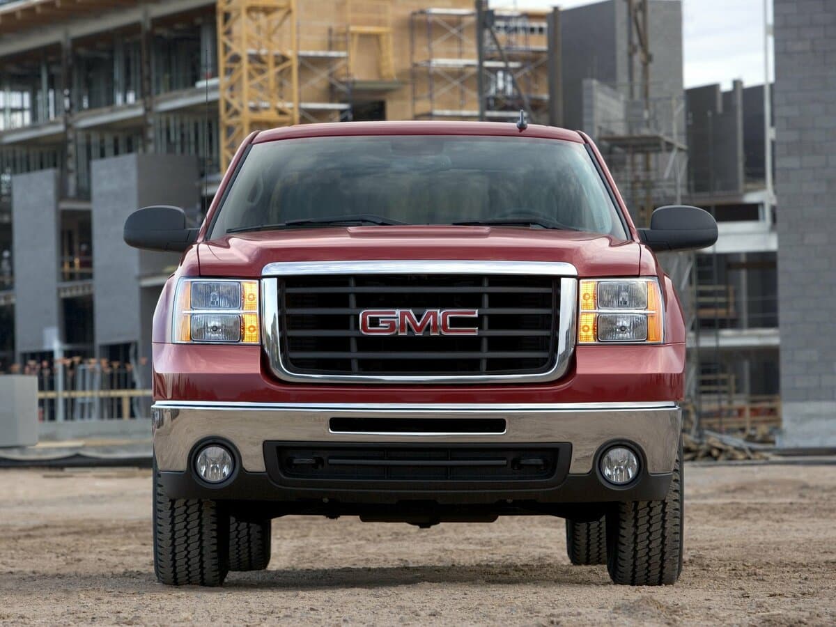 GMC Sierra II (GMT900) — Öndən