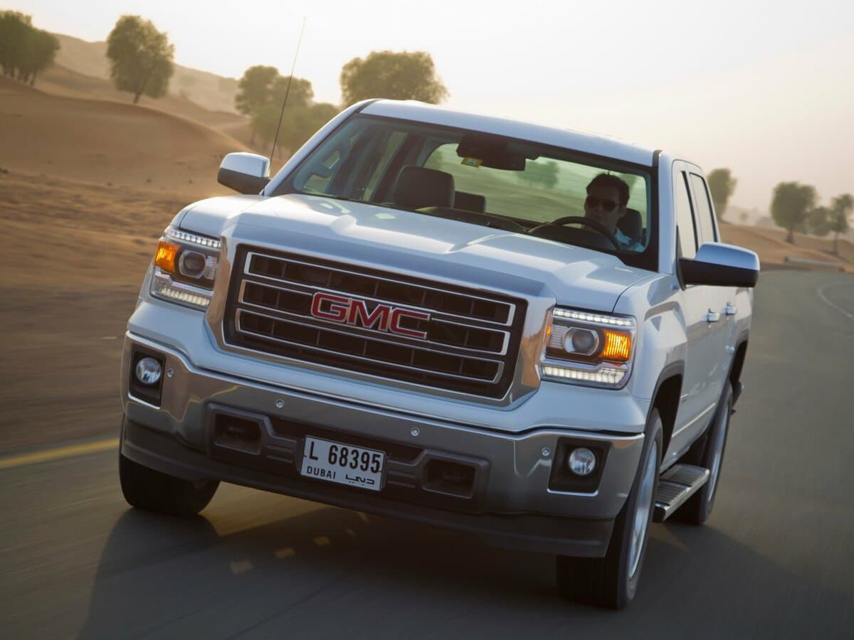 GMC Sierra III (K2XX) — Öndən