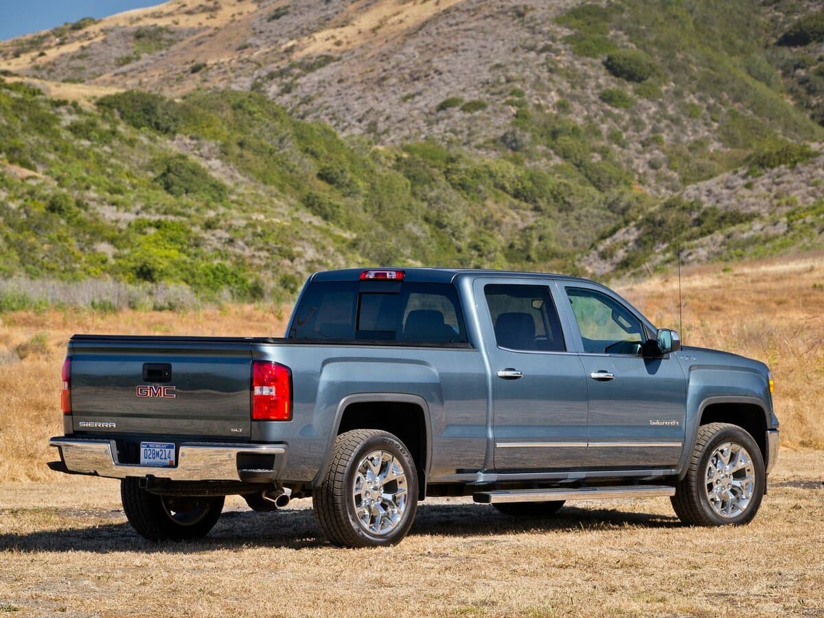 GMC Sierra III (K2XX) — 3/4 arxadan