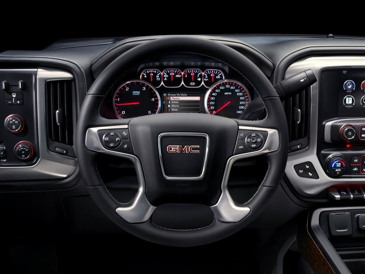 GMC Sierra III (K2XX) — Sükan