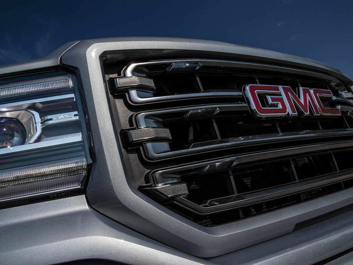 GMC Sierra III (K2XX) Restayling — Salon, arxadan
