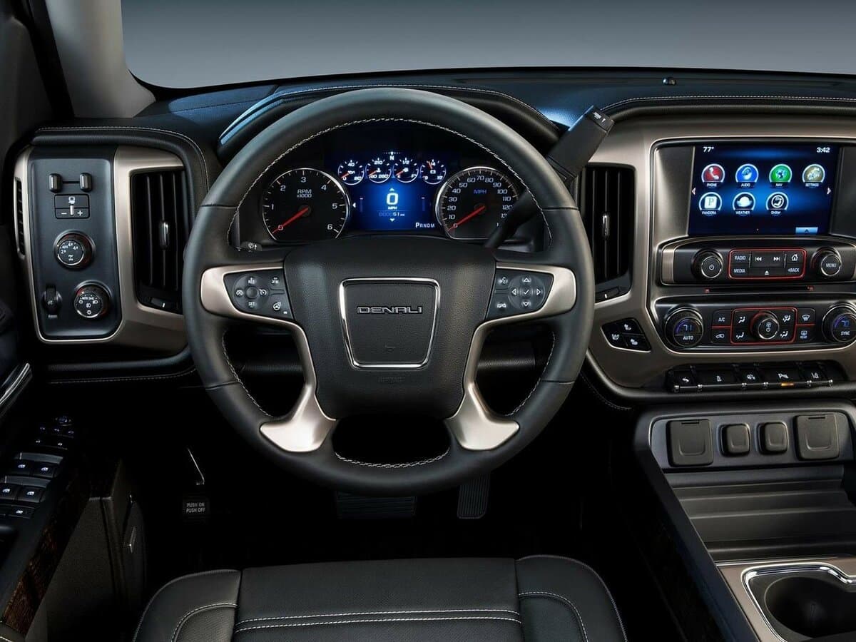 GMC Sierra III (K2XX) Restayling — Sükan