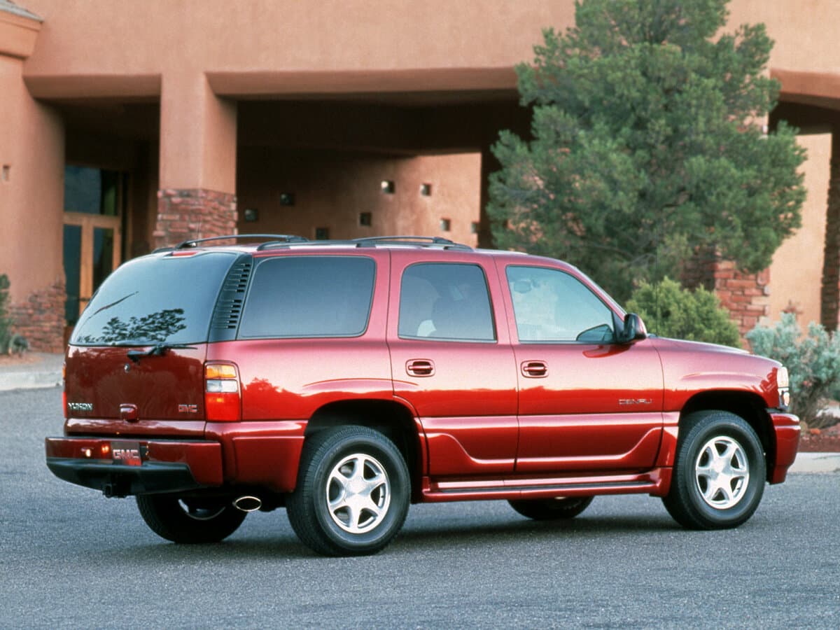 GMC Yukon II (GMT800) — 3/4 arxadan