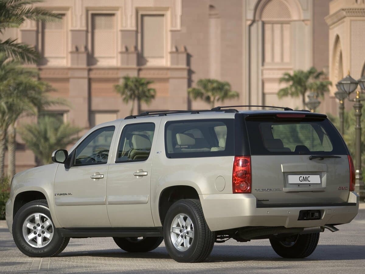 GMC Yukon III (GMT900) — 3/4 arxadan