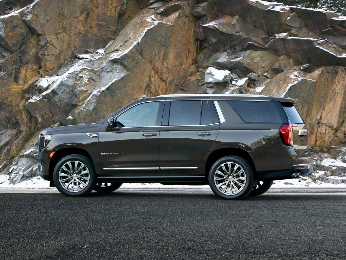 GMC Yukon V — Yandan
