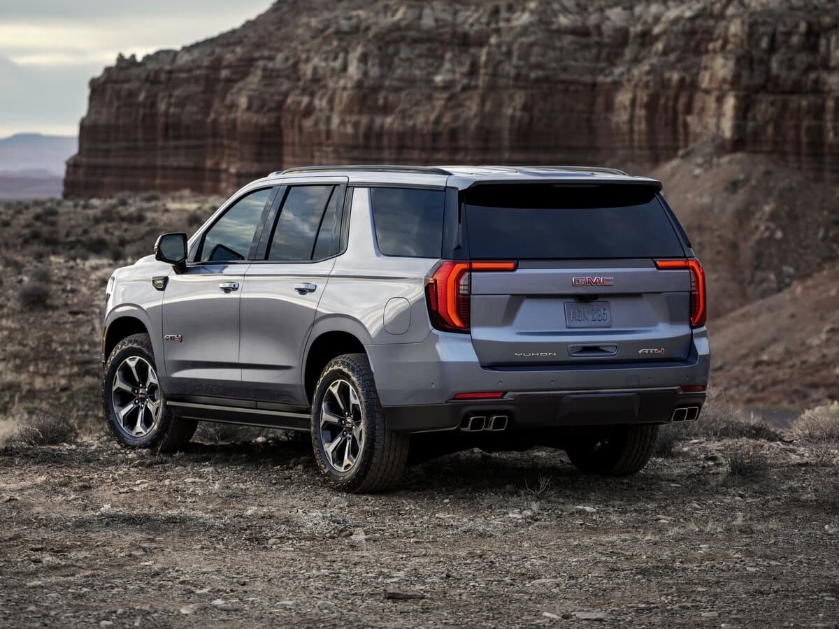 GMC Yukon V Restayling — 3/4 arxadan
