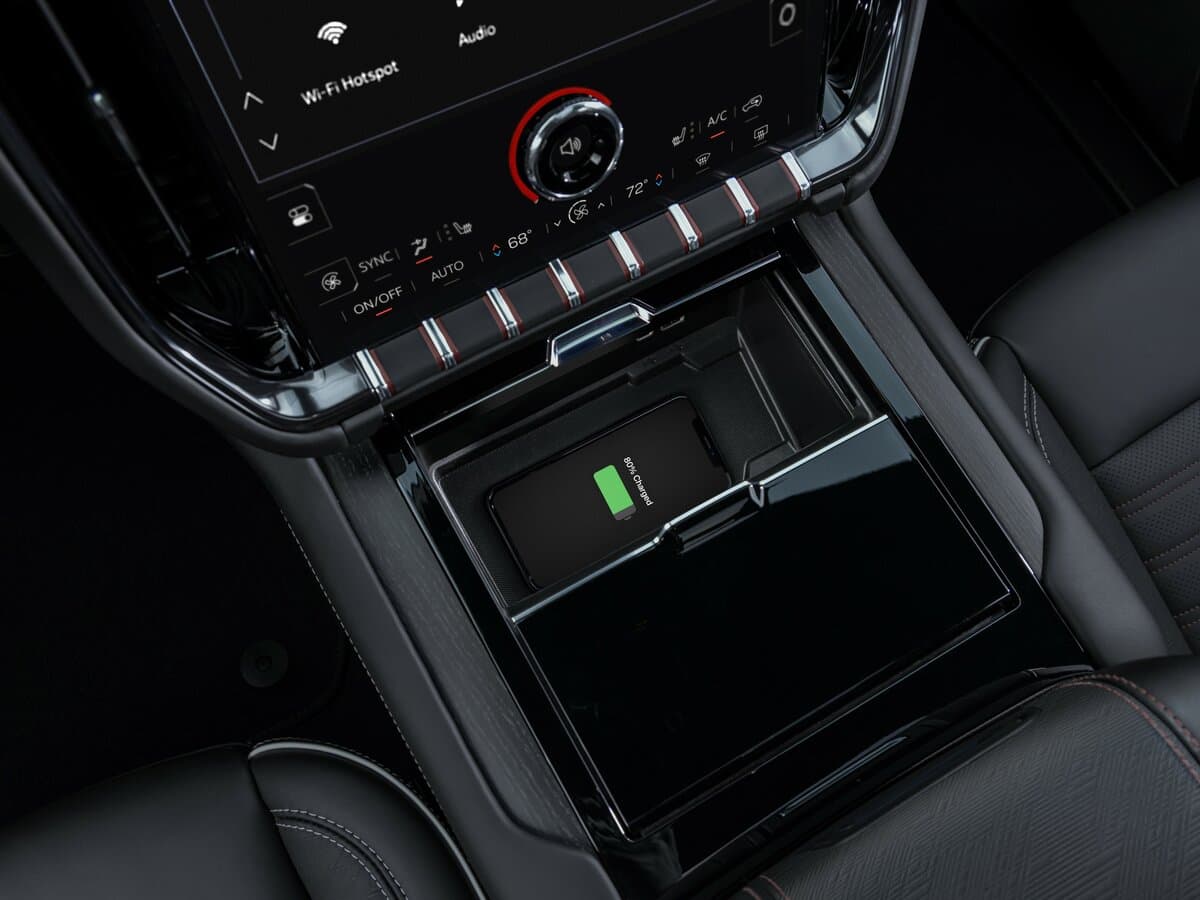 GMC Yukon V Restayling — Salon, arxadan
