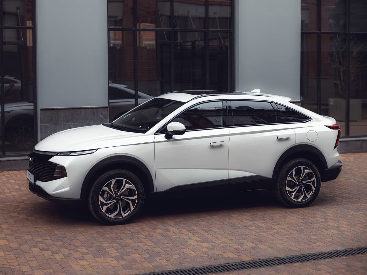 Haval F7x II — Yandan
