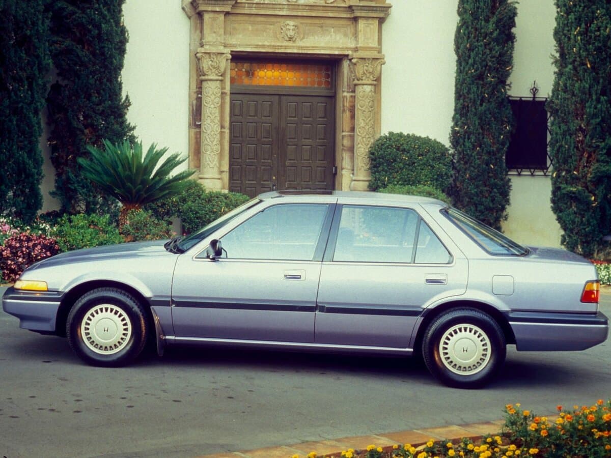 Honda Accord III — yandan görünüş