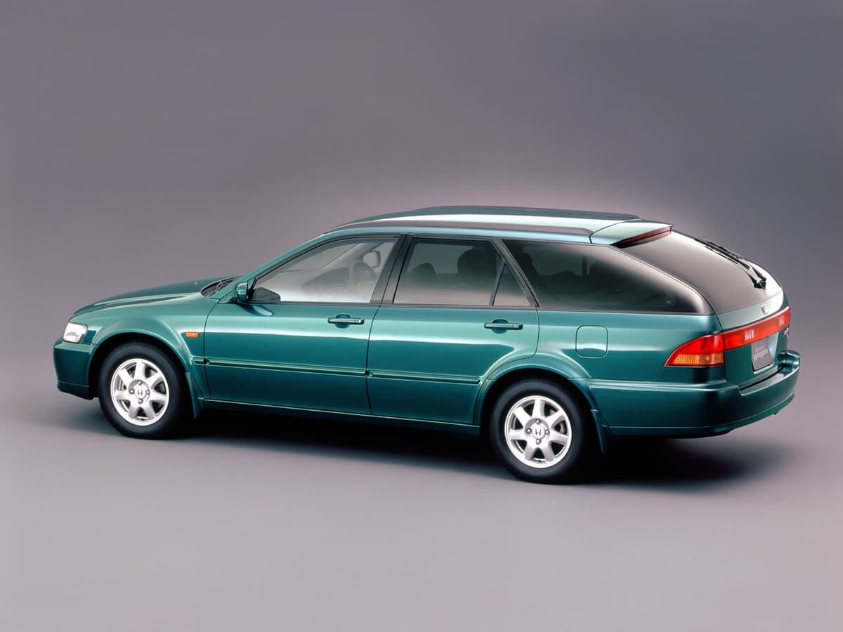 Honda Accord VI — Yandan