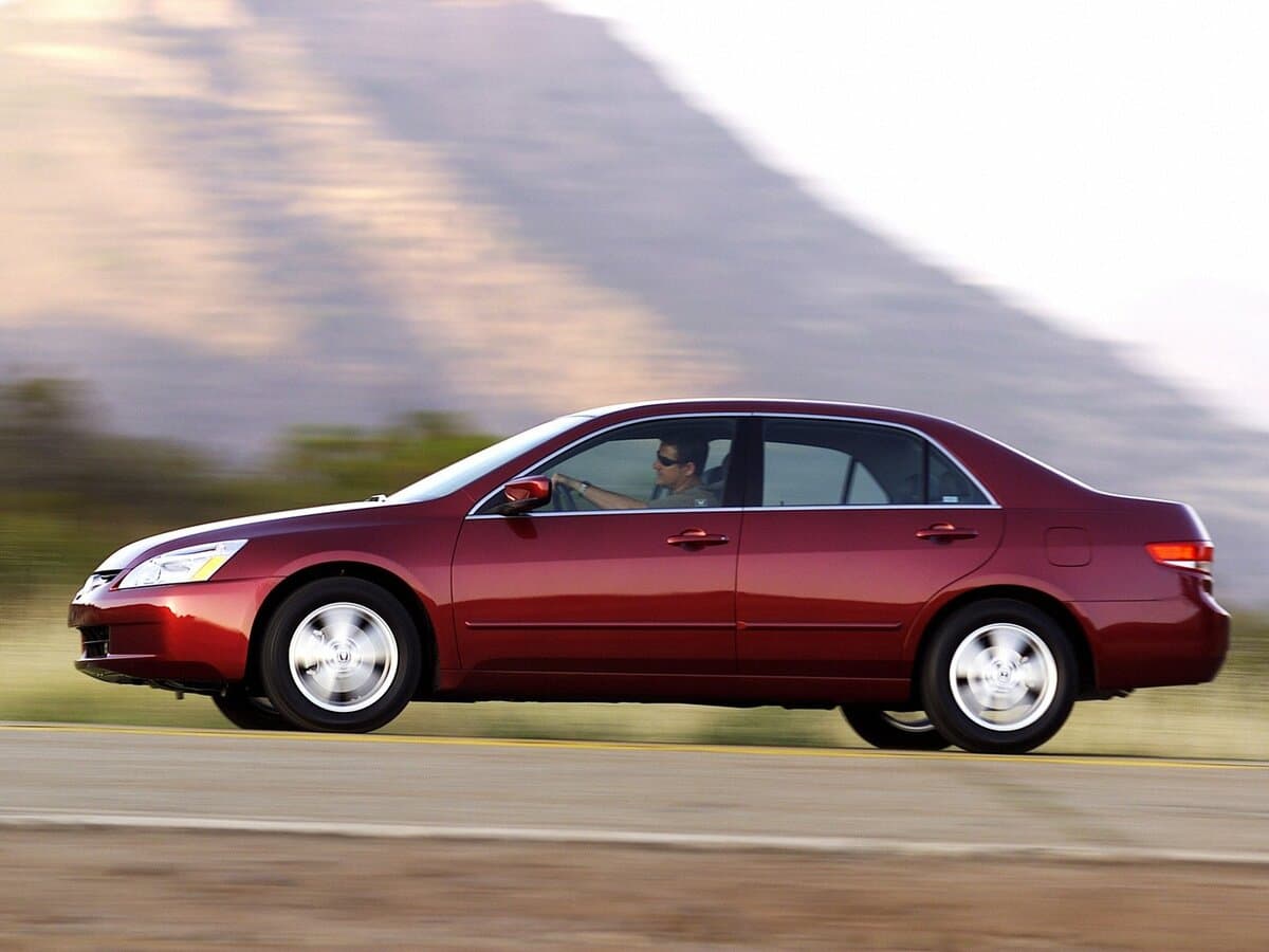 Honda Accord VII — Yandan