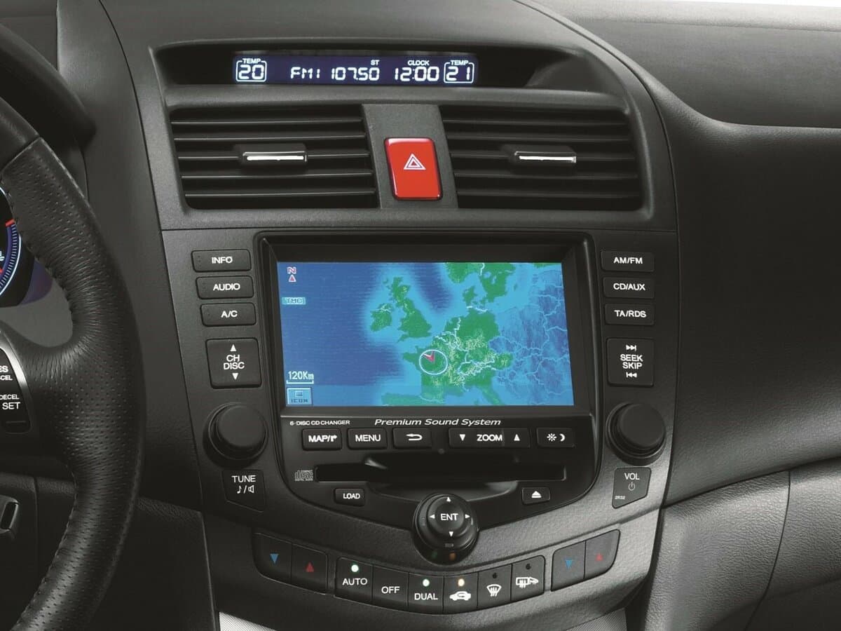 Honda Accord VII Restayling — Salon, öndən