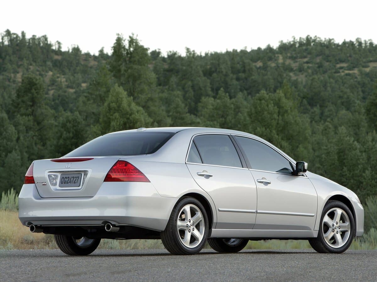 Honda Accord VII Restayling — 3/4 arxadan