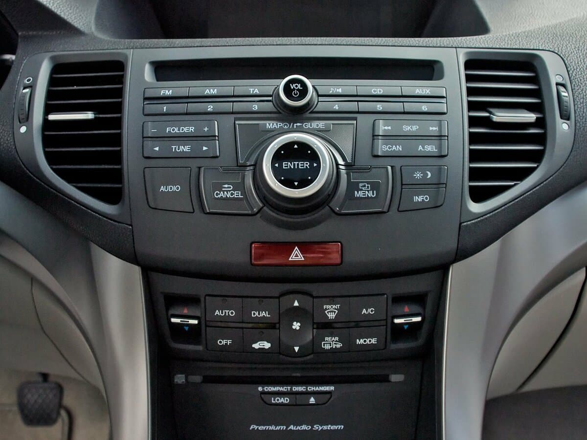 Honda Accord VIII — Salon, arxadan