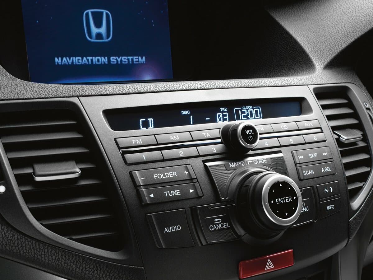 Honda Accord VIII Restayling — Salon, öndən