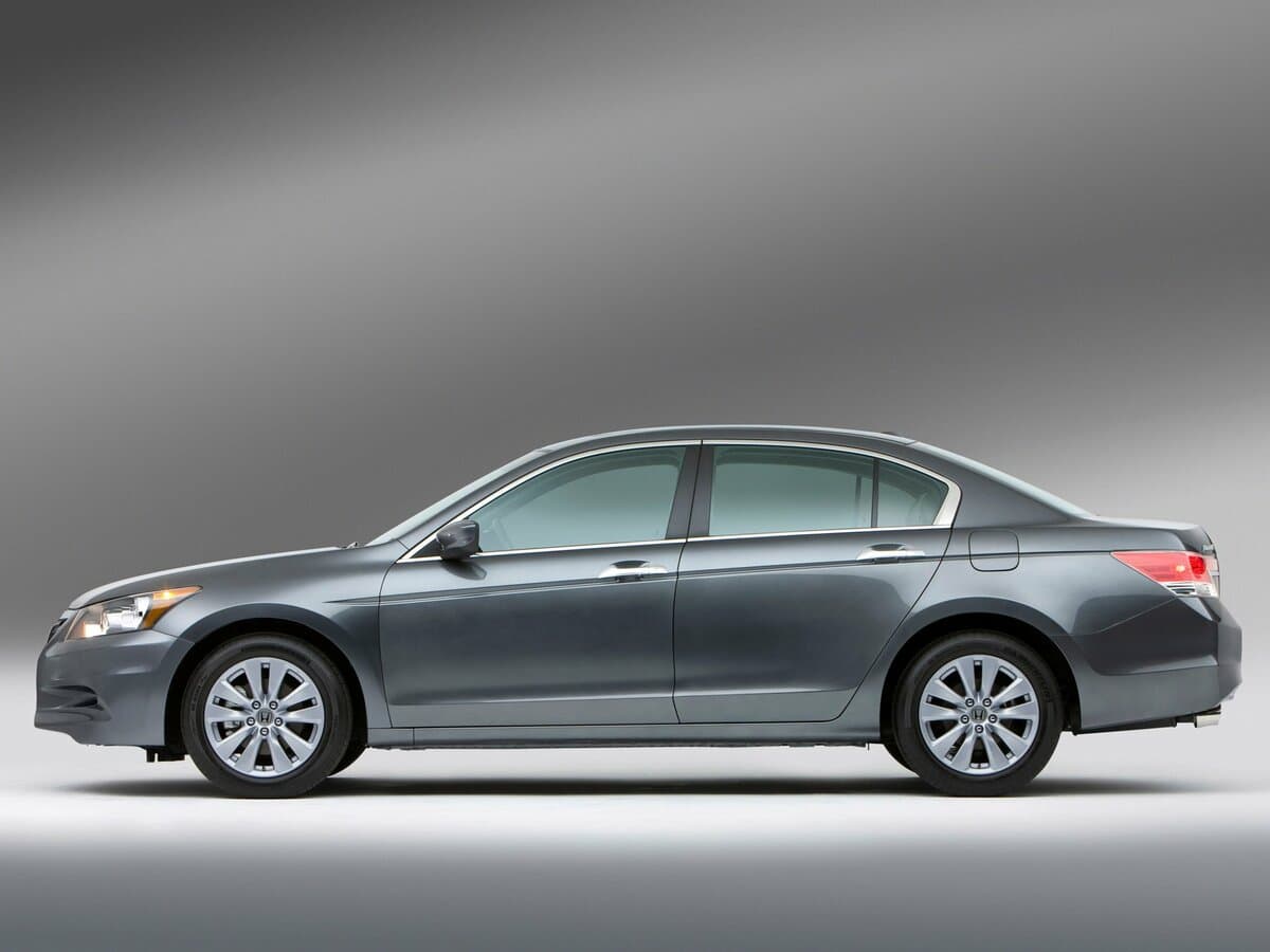 Honda Accord VIII Restayling — Yandan