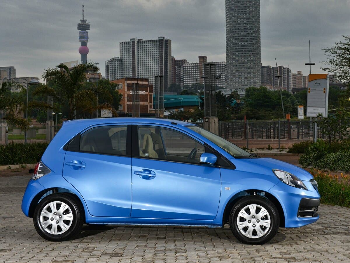 Honda Brio I — Yandan