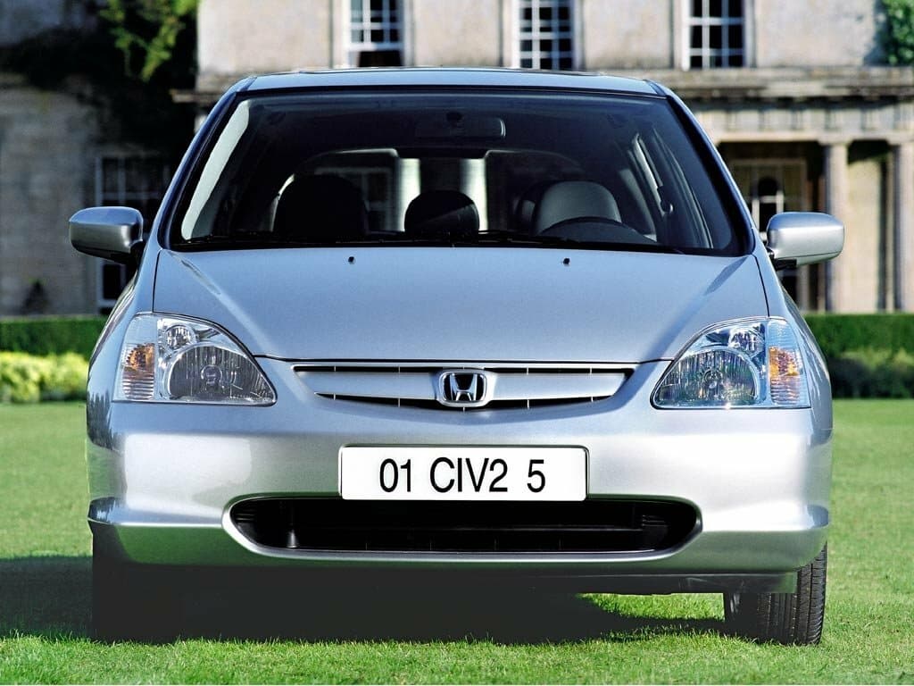 Honda Civic VII — Öndən