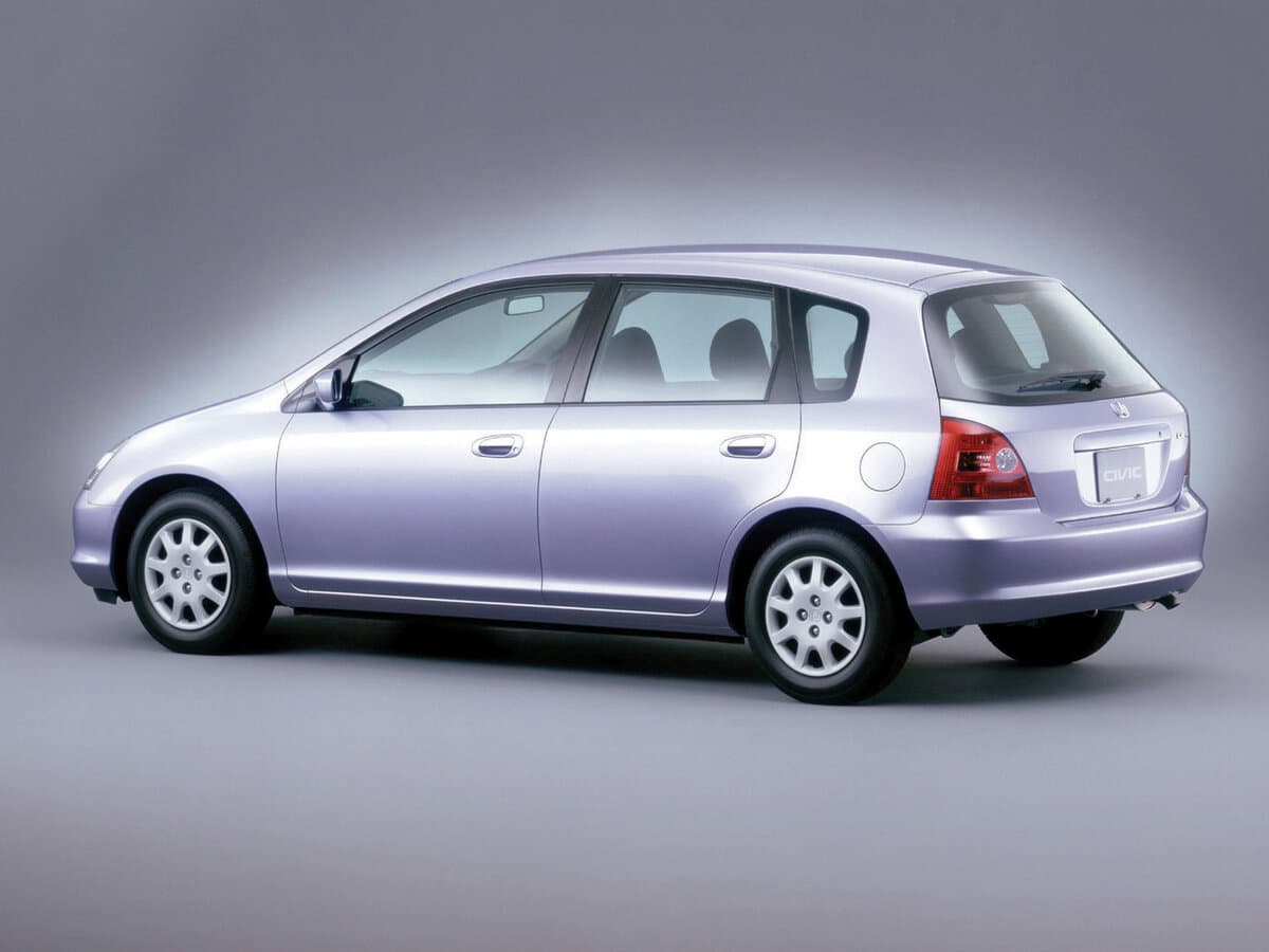 Honda Civic VII — Yandan