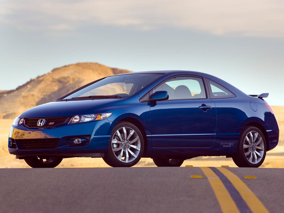 Honda Civic VIII — Yandan