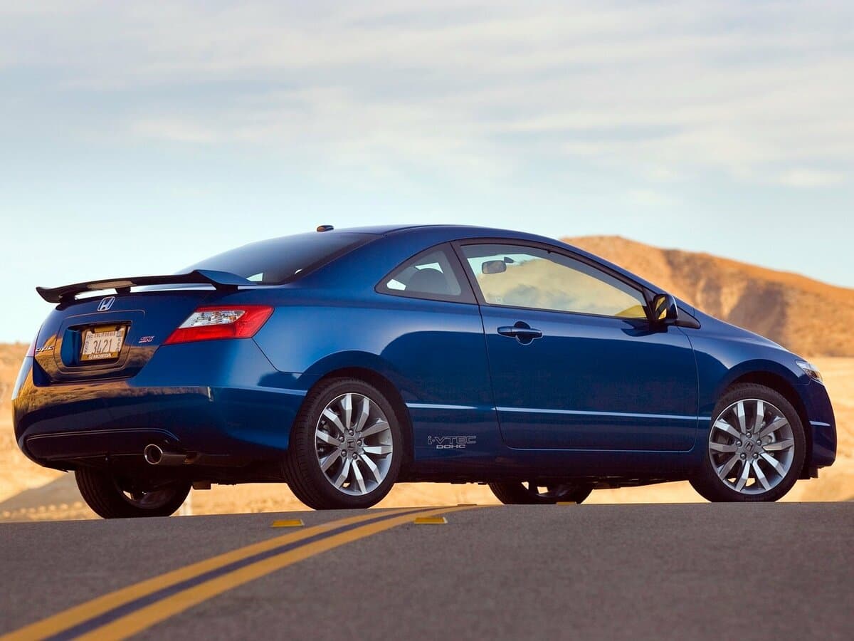 Honda Civic VIII Restayling — 3/4 arxadan