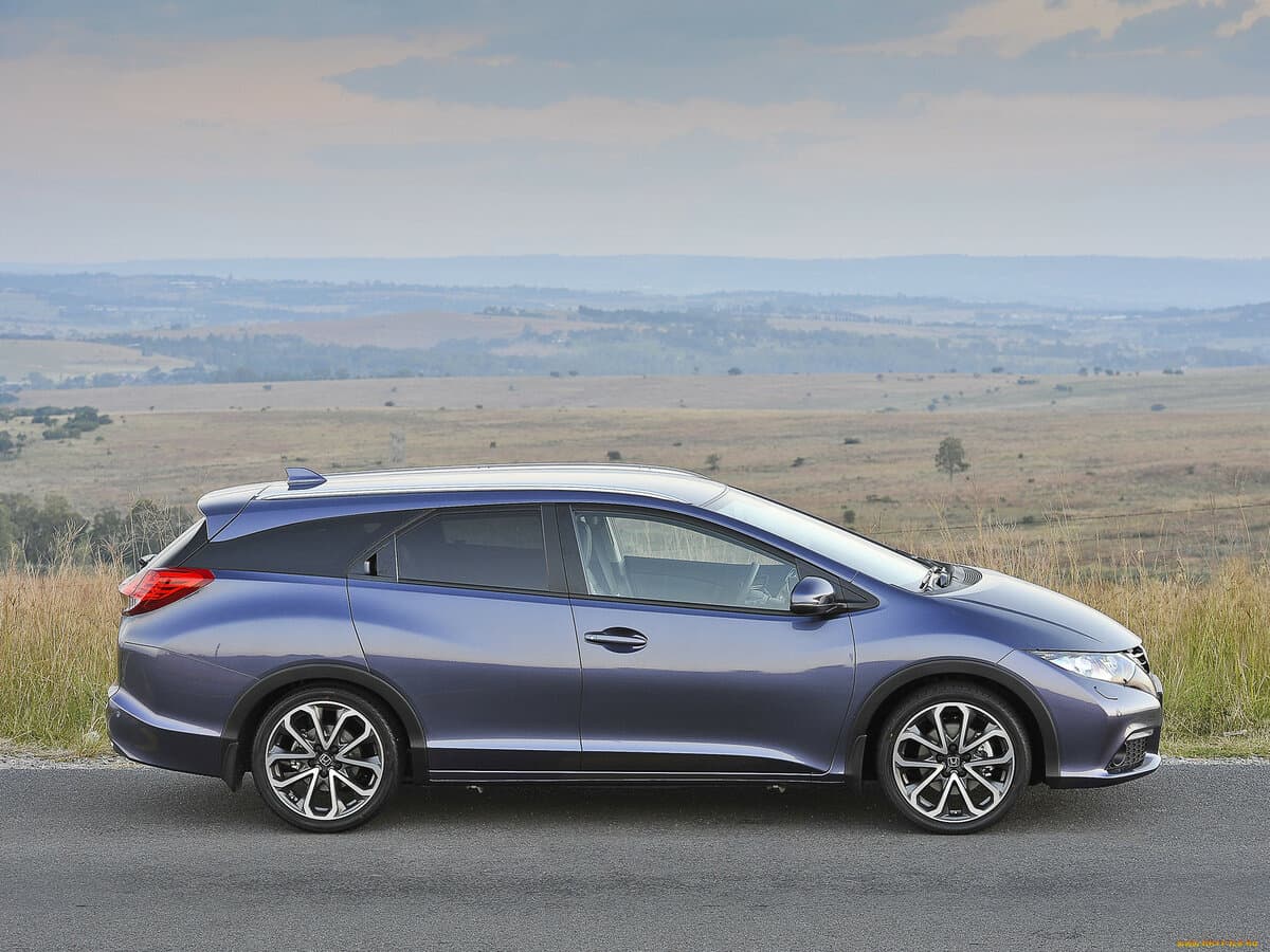 Honda Civic IX Restayling — Yandan