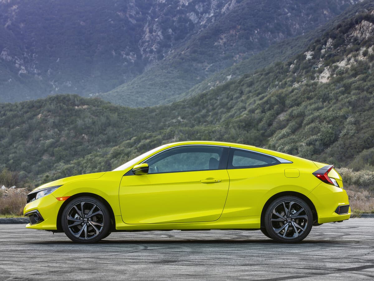 Honda Civic X Restayling — Yandan