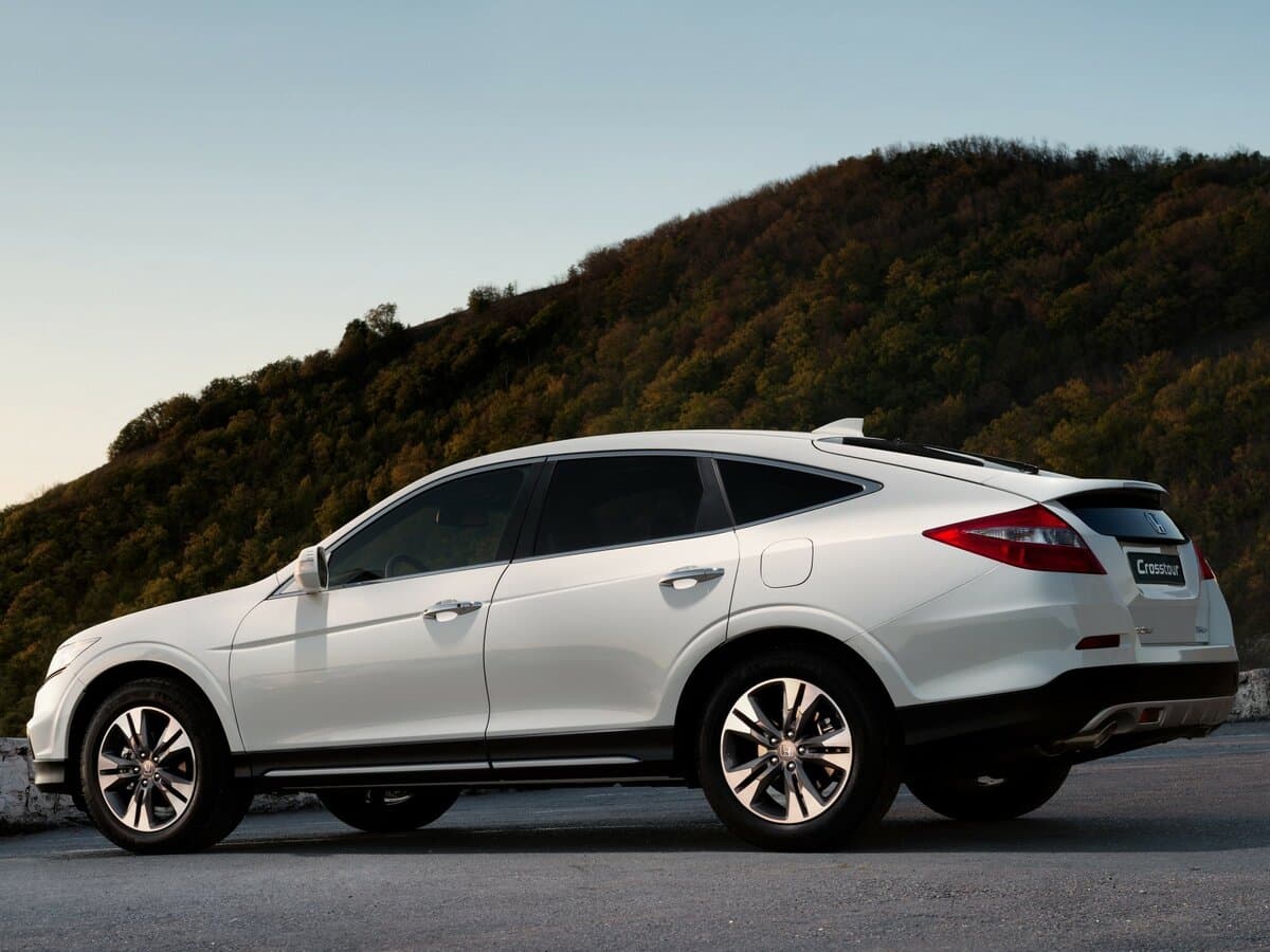 Honda Crosstour I Restayling — Yandan