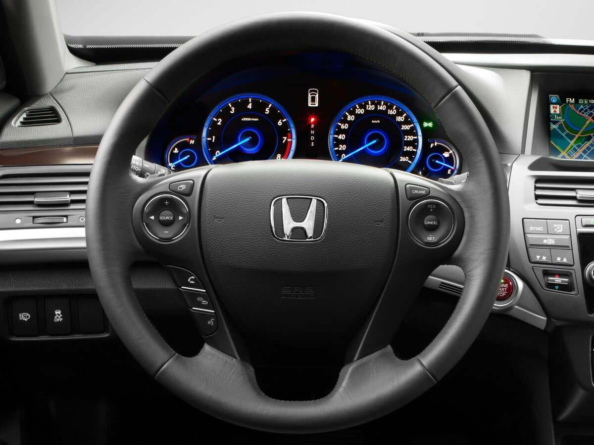 Honda Crosstour I Restayling — Sükan