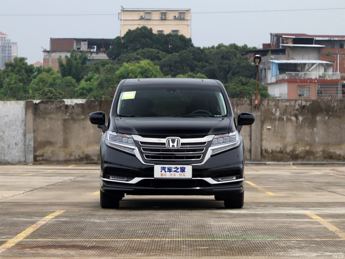 Honda Elysion II Restayling — Öndən