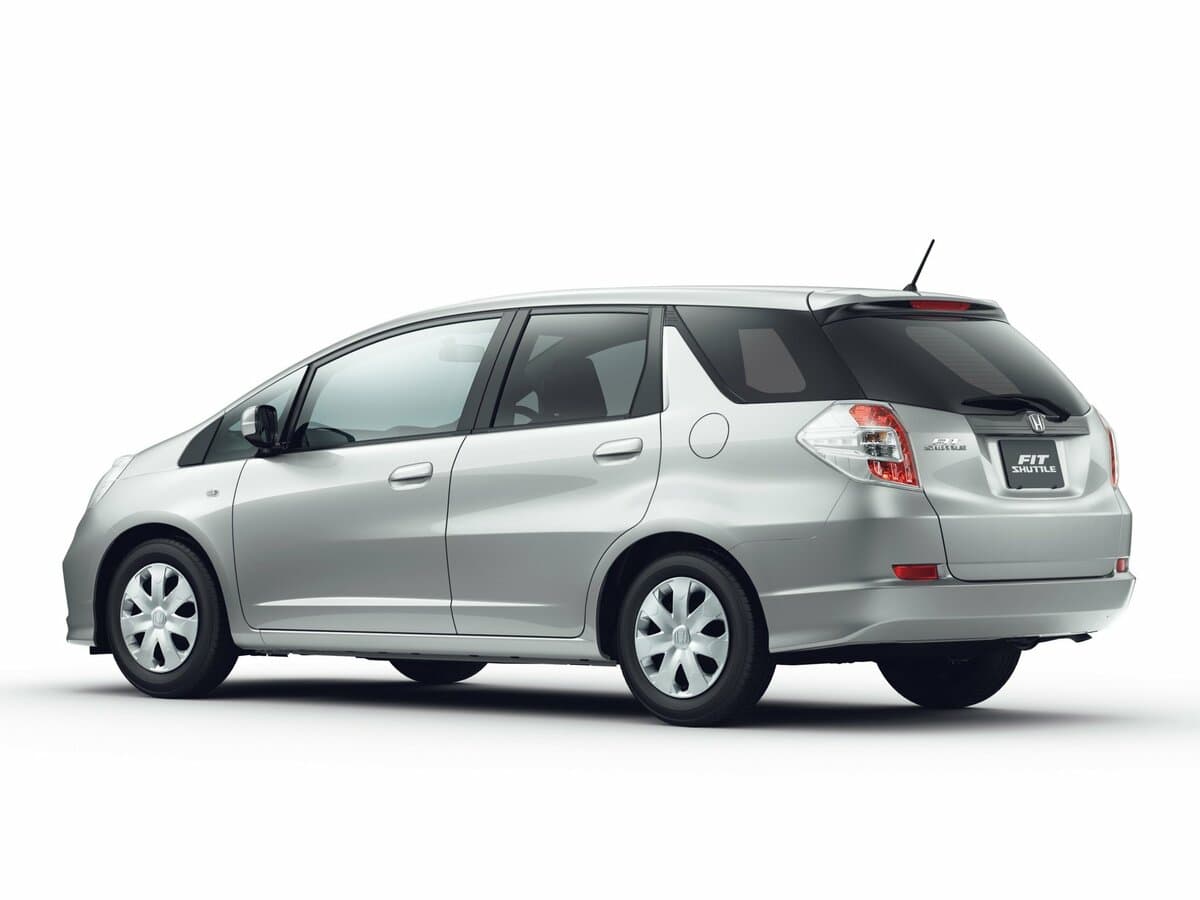 Honda Fit Shuttle I Restayling — 3/4 arxadan